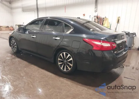 2017 Nissan Altima 2.5/2.5 S/2.5 Sl/2.5 Sr/2.5 Sv из США, поврежденный, VIN 1N4AL3APXHC138427